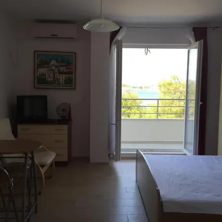 Strandappartement Ana Mit Meerblick- Garten- Grillplatz By Interhome * Murter