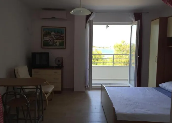 Strandappartement Ana Mit Meerblick- Garten- Grillplatz By Interhome * Murter